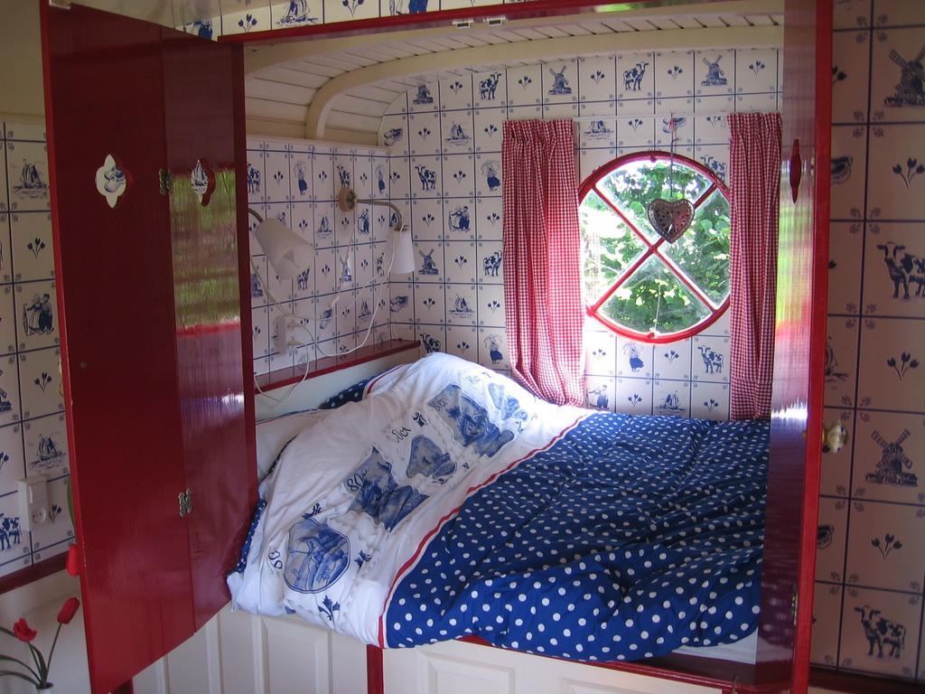 Pipowagen Camping Puur Genieten Bed and Breakfast Someren Rum bild