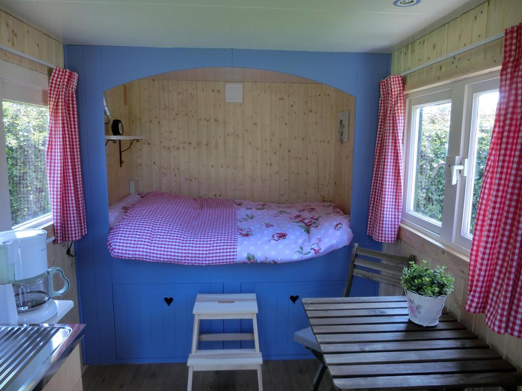 Pipowagen Camping Puur Genieten Bed and Breakfast Someren Rum bild