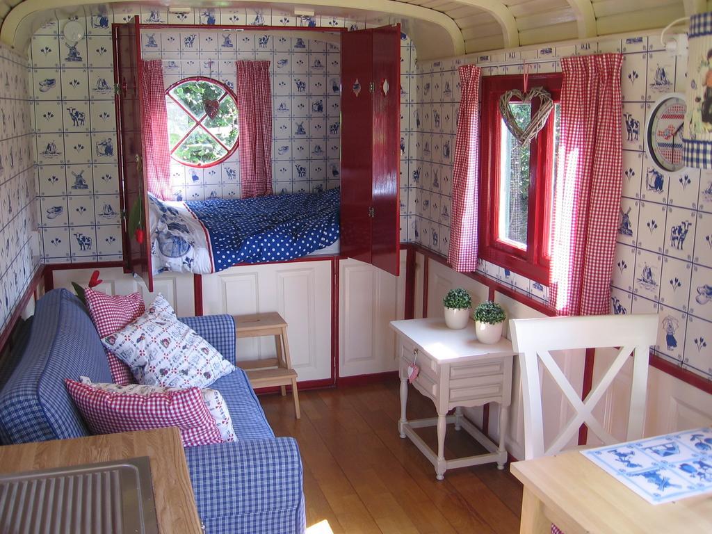 Pipowagen Camping Puur Genieten Bed and Breakfast Someren Rum bild